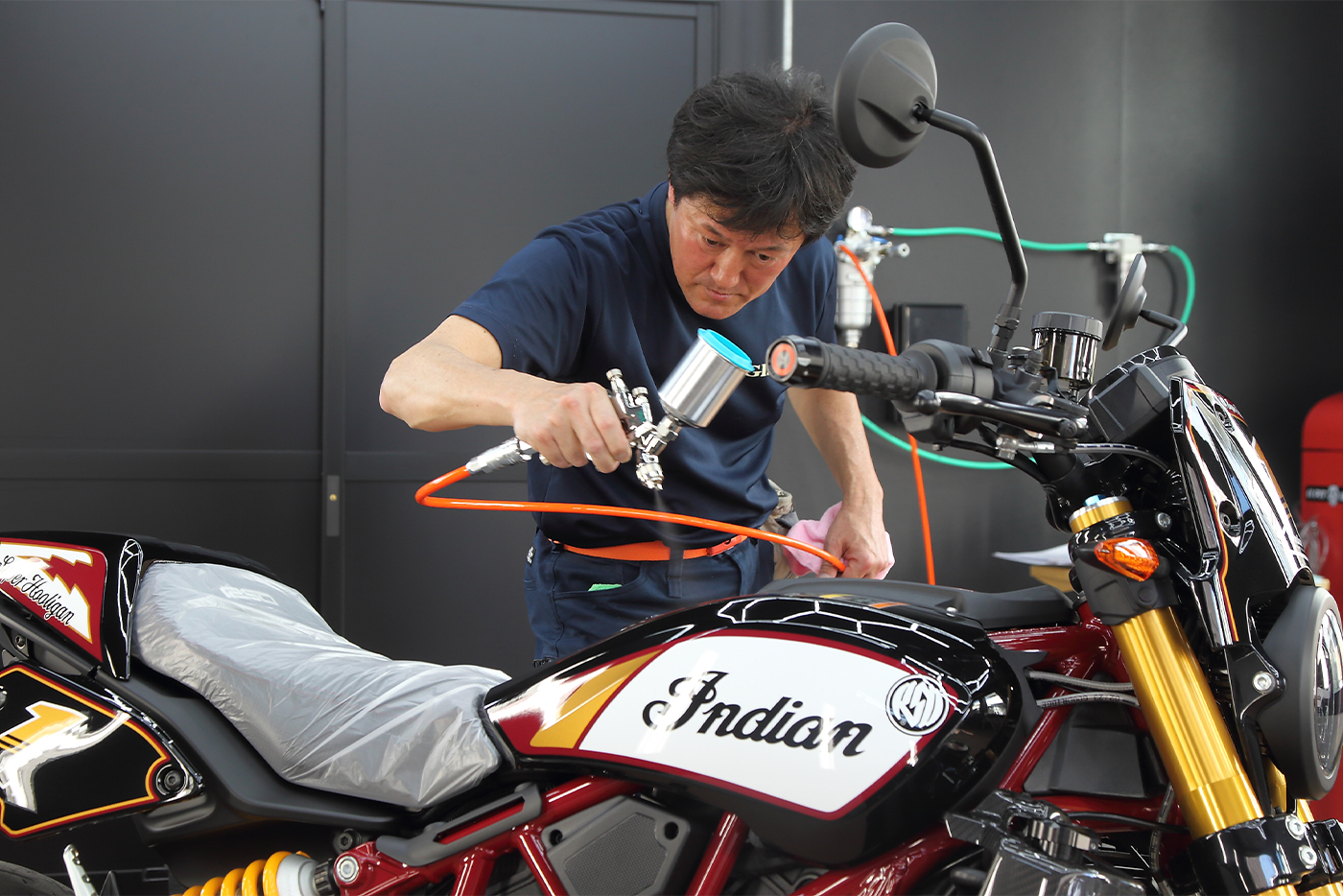 グランツスタッフのガラスコーティングの施工風景