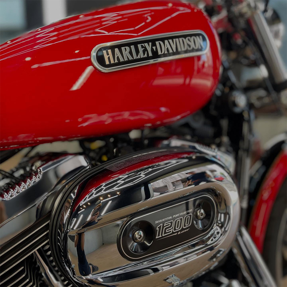 バイクのエンジン周りクロームパーツのコーティング施工ビフォーアフター