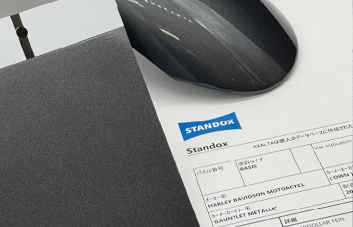 STANDOX塗料と測色データを用いた指定色の再現作業