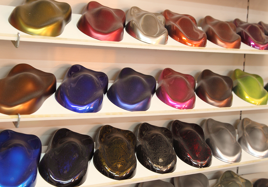 Glanz タッチアップペイントの豊富なカラーバリエーション（調色サンプル）