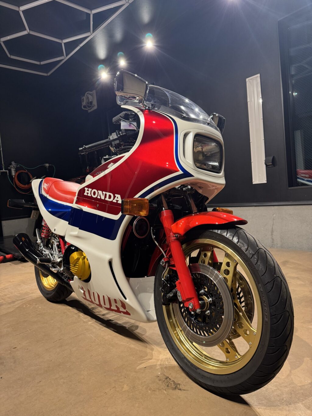 ＣＢ１１００Ｒ