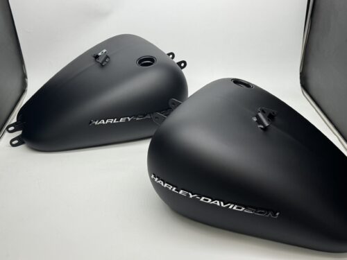 ブラックデニムでオールペイント。